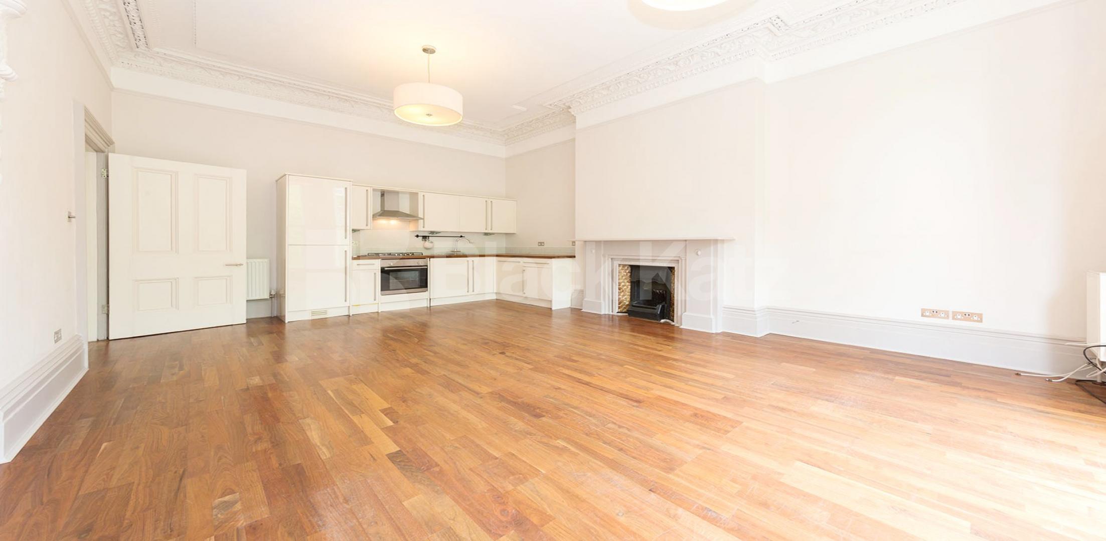 			LET, 2 Bedroom, 1 bath, 1 reception Flat			 Holland Road, KENSINGTON